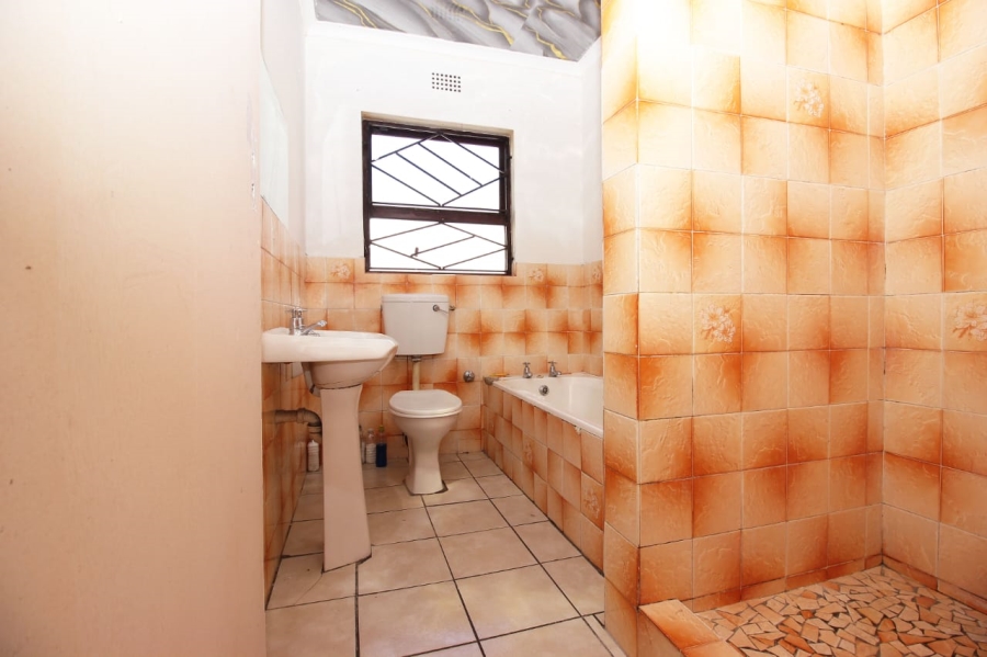 4 Bedroom Property for Sale in Hillview Western Cape